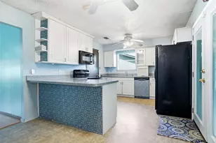 841 Lakeview Ridge, White Settlement, TX 76108 - Photo 4