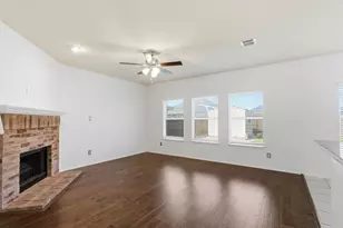 203 Stampede St, Waxahachie, TX 75165 - Photo 4