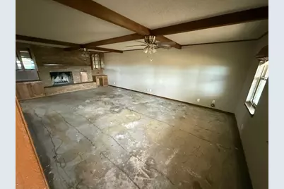 303 New Highland Road, Springtown, TX 76082 - Photo 12