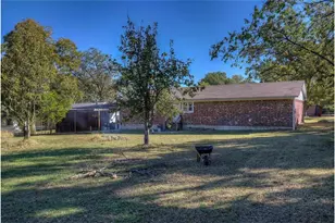 208 Miller St, Mount Vernon, TX 75457 - Photo 22