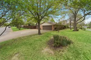 1013 Yorkshire Dr, Sherman, TX 75092 - Photo 4