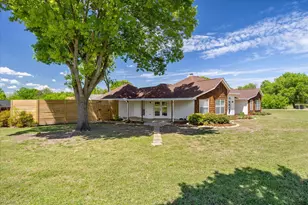 311 Creekview Cir, Crandall, TX 75114 - Photo 2