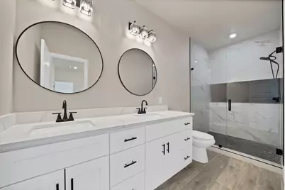 2513 Austin Court, Granbury, TX 76048 - Photo 16