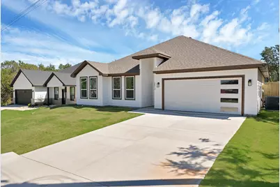 2513 Austin Court, Granbury, TX 76048 - Photo 2