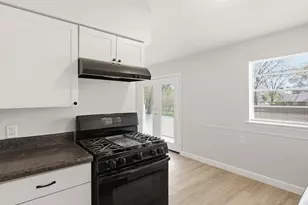 2816 Winslow St, Irving, TX 75062 - Photo 10