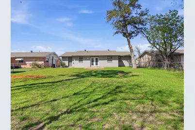 2816 Winslow Street, Irving, TX 75062 - Photo 22