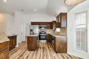 10805 Columbia Dr, Frisco, TX 75035 - Photo 4