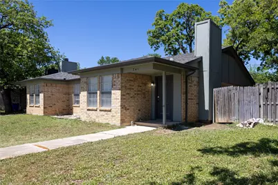 741 Woodland Court, Kennedale, TX 76060 - Photo 2