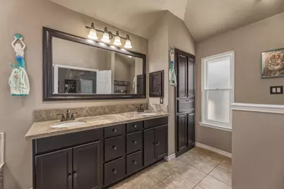 1315 Blue Jay Drive, Lewisville, TX 75077 - Photo 22