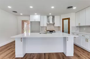 1542 W 5th St, Irving, TX 75060 - Photo 8