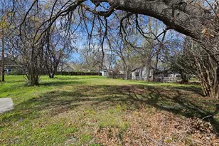 1205 E Standifer St, McKinney, TX 75069 - Photo 2
