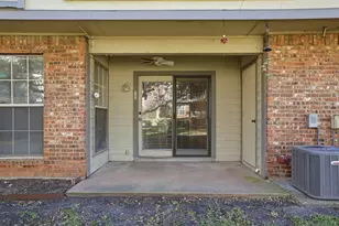 2535 Wedglea Dr, Dallas, TX 75211 - Photo 18