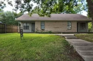 2203 Monroe St, Commerce, TX 75428 - Photo 1