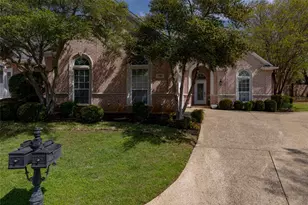 1910 Channing Park Dr, Arlington, TX 76013 - Photo 1