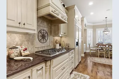 809 Lake Breeze Drive, Highland Village, TX 75077 - Photo 8