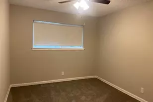 1013 SE 3rd St, Grand Prairie, TX 75051 - Photo 8