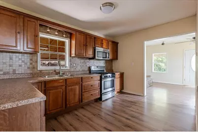 617 NW 9th Street, Mineral Wells, TX 76067 - Photo 8