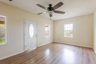 617 NW 9th St, Mineral Wells, TX 76067 - Photo 6