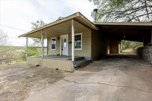 617 NW 9th St, Mineral Wells, TX 76067 - Photo 1