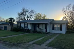 1417 Oliver St, Weatherford, TX 76086 - Photo 1