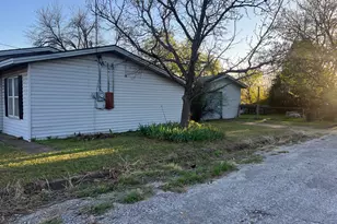 1417 Oliver St, Weatherford, TX 76086 - Photo 2