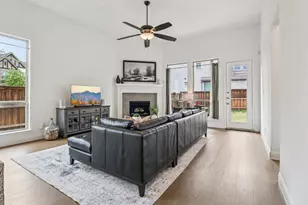 8277 Halifax, The Colony, TX 75056 - Photo 4