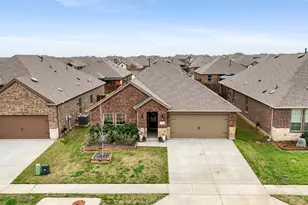 11028 Los Alamos Dr, Aubrey, TX 76227 - Photo 2