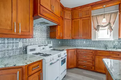 1014 W Arlington Avenue, Fort Worth, TX 76110 - Photo 2