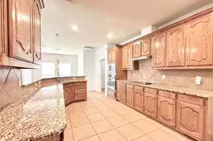 13690 Valencia Dr, Frisco, TX 75035 - Photo 6