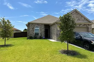 424 Livingston Dr, DeSoto, TX 75115 - Photo 1