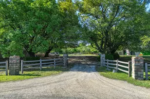 1302 Forreston Rd, Waxahachie, TX 75165 - Photo 1