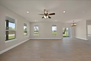 619 Lanai Cir, Runaway Bay, TX 76426 - Photo 10