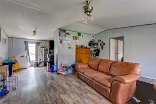 269 E Golden Oaks Dr, Mabank, TX 75156 - Photo 4