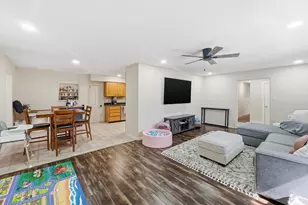 7515 Evelyn Dr, Richland Hills, TX 76118 - Photo 4