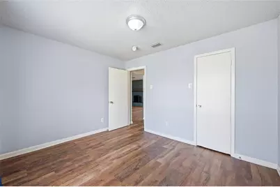 1717 Austrian Road, Grand Prairie, TX 75050 - Photo 4