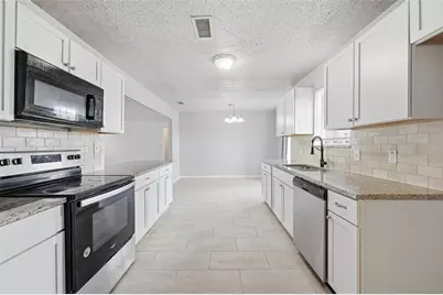 1717 Austrian Road, Grand Prairie, TX 75050 - Photo 14