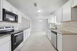 1717 Austrian Rd, Grand Prairie, TX 75050 - Photo 14