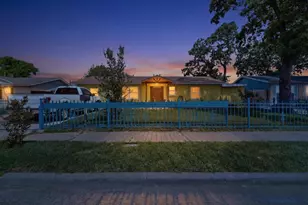 9805 Grady Ln, Dallas, TX 75217 - Photo 4