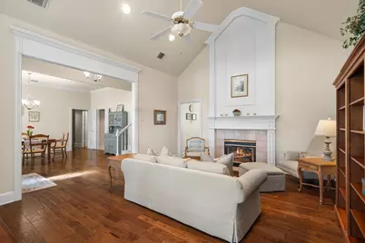 405 Leigh Court, Highland Village, TX 75077 - Photo 10