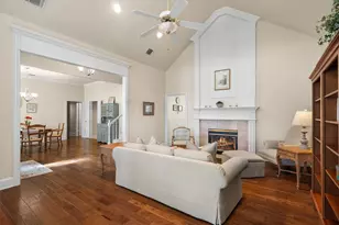 405 Leigh Ct, Highland Village, TX 75077 - Photo 10