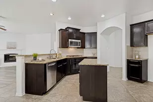 10125 Horseshoe Ln, McKinney, TX 75072 - Photo 2