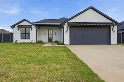 314 W James Street, Mabank, TX 75147 - Photo 6