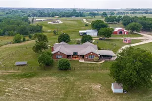 415 Star Shell Rd, Decatur, TX 76234 - Photo 1