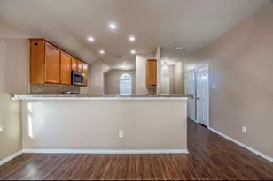 1604 Queens Brook Ct, Fort Worth, TX 76140 - Photo 8