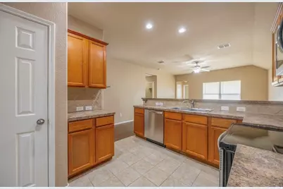 1604 Queens Brook Court, Fort Worth, TX 76140 - Photo 6