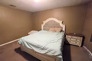 8853 E Buffalo Cir, Willis, TX 77378 - Photo 10