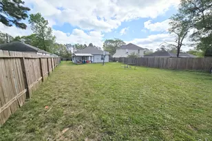 8853 E Buffalo Cir, Willis, TX 77378 - Photo 18