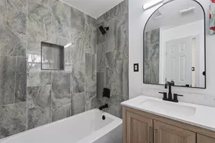 911 Vine St, Euless, TX 76040 - Photo 24