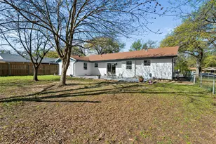 911 Vine St, Euless, TX 76040 - Photo 32