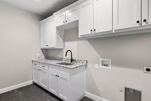 1725 S Hubbard St, Alvord, TX 76225 - Photo 24